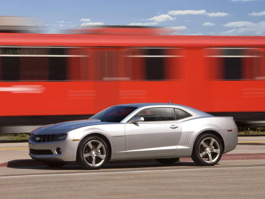  Chevrolet Camaro RS 2009 года  (фото 24 из 89)